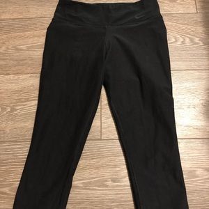 Nike Cropped Leggings